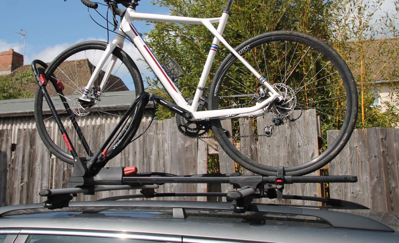 Lifting bike 2024 onto roof rack